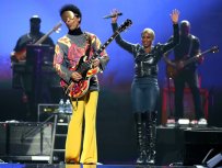 Surprise Guest Prince Performs ‘Sweet Thing’ And ‘Nothing Compares 2 U’ With Mary J. Blige At iHeartRadio Music Fest