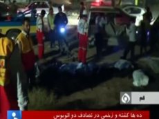 Dos autobuses chocan en Irán dejando 44 muertos y 39 heridos