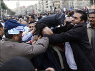 صدامات بين مؤيدي ومعارضي مرسي بالقاهرة