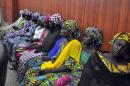Varias niñas nigerianas que lograron escapar del secuestro del grupo islamista armado Boko Haram en Chibok (Nigeria), el 2 de junio de 2014