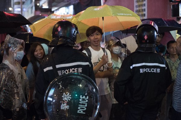 Hong Kong civil servants show support for democracy protests