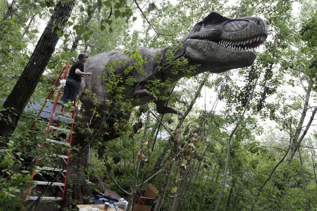 Park of animatronic dinosaurs opens in N.J. 69cb8642b402ad0e100f6a706700bd95