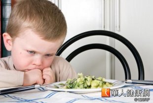 許多小孩不愛吃青菜讓媽媽很頭痛，研究發現懷孕期間多吃蔬果可預防孩童偏食習慣。