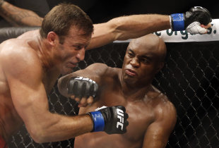 Anderson Silva's last win was a KO of Stephan Bonnar on Oct. 13, 2012. (AP)