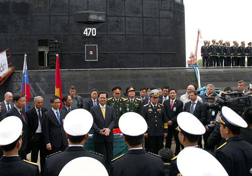 Chùm ảnh Thủ tướng thăm tàu ngầm Hà Nội 8
