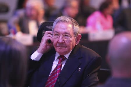 Raul Castro warns U.S. against meddling in Cuba's affairs
