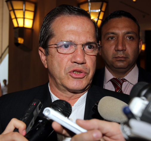 Ecuador says Snowden seeking asylum there - Yahoo! News