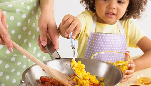 أهمية الطبخ مع طفلكِ 375485