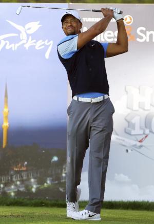 Woods shoots 63 to trail Turkish Open leaders by 1