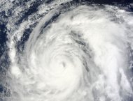 Imagem de satélite mostra o tufão Nari, no Oceano Pacífico, em 13 de outubro de 2013