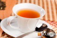 烏龍茶含有豐富的單寧酸、兒茶素、維生素Ｃ等成份，可以有效預防老人疾病。
