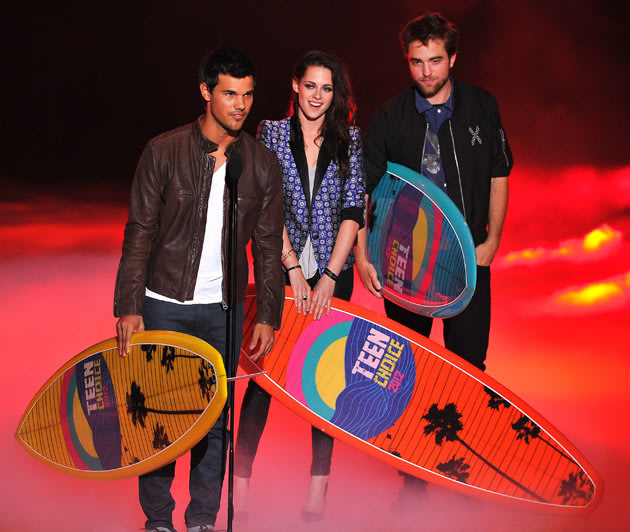 Kristen Stewart, Taylor Lautner and Robert Pattinson at the Teen Choice Awards