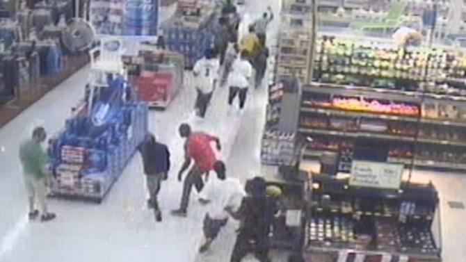 Georgia Teens Ransack a Walmart Caught on Video