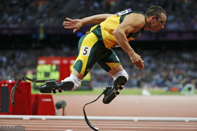 South Africa's Oscar Pistorius runs during his men's 400m semi-final at the London 2012 Olympic Games at the Olympic Stadium August 5, 2012.  REUTERS/Lucy Nicholson (BRITAIN  - Tags: SPORT ATHLETICS OLYMPICS)