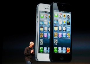 Tim Cook and the iPhone 5