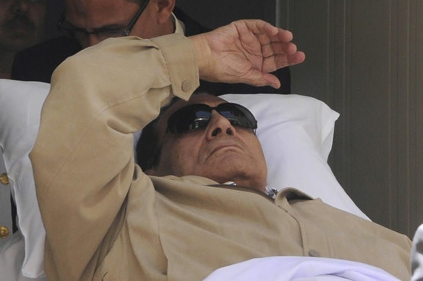 عاجل للغاية : حكم محكمة القرن على مبارك والعادلى بالسجن المؤبد وبراءة جمال وعلاء   Mubarak-jpg_134609