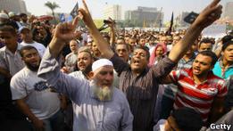 مصر: مظاهرة حاشدة للإسلاميين بالتحرير تطالب بتطبيق الشريعة