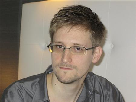 Contractor who leaked NSA files drops out of sight, faces legal ...