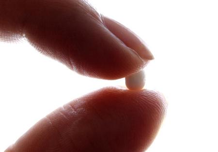 Selon le directeur général de l'Agence nationale de sécurité du médicament (ANSM), la pilule Diane 35 ne doit plus être utilisée comme contraceptif, en raison notamment des risques de thromboses et d'embolies pulmonaires liés à sa prise. /Photo prise le 3 janvier 2013/REUTERS/Eric Gaillard