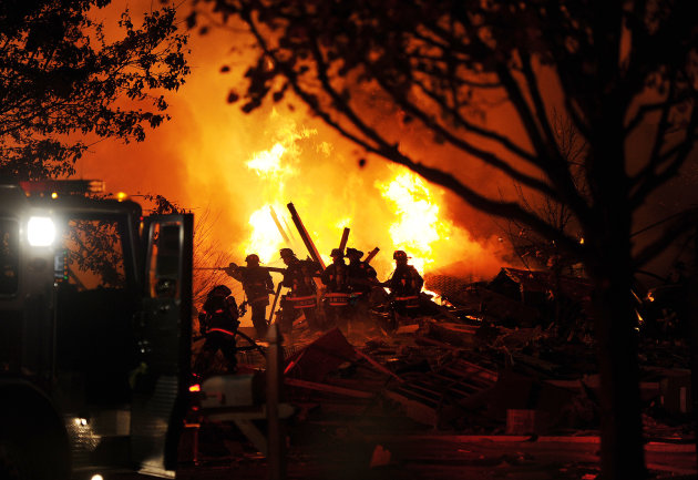 INDY NEIGHBORHOOD DEVASTATED BY EXPLOSION, 1 DEAD - Yahoo! News