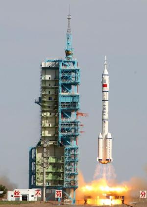 Image taken on June 11, 2013 shows the Shenzhou-10 …