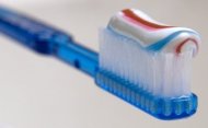 O triclosan está presente em pastas de dente