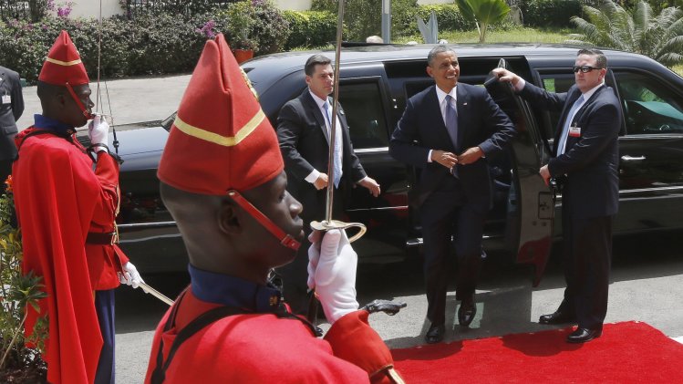 U.S. President Barack Obama arrives at the Supreme Court to meet with regional judiciary leaders on the rule of law, in Dakar