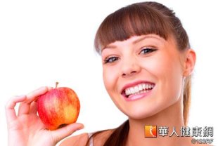 蘋果富含果膠、果酸、維生素與鉀等，不僅能補足營養，對消水腫也相當有幫助。