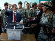 كيف تخطى مرسي فخاخ الدولة العميقة؟