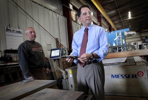 new poll in Wisconsin has Scott Walker holding a growing lead over ...