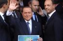 L'ex premier Silvio Berlusconi (a sinistra) al fianco di Angelino Alfano