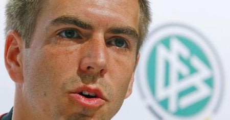 Lahm stuns Germany by quitting national side