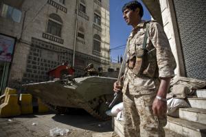 Houthi Shiite Yemeni wearing army uniforms stand on&nbsp;&hellip;
