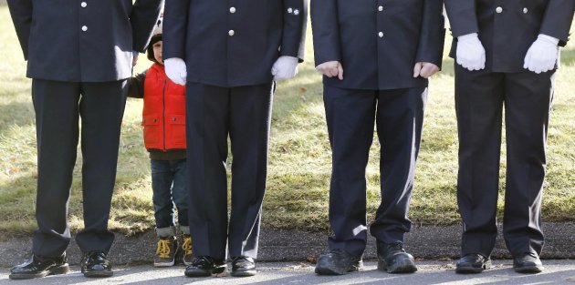 Funerals become a routine in shattered Newtown - Yahoo! News