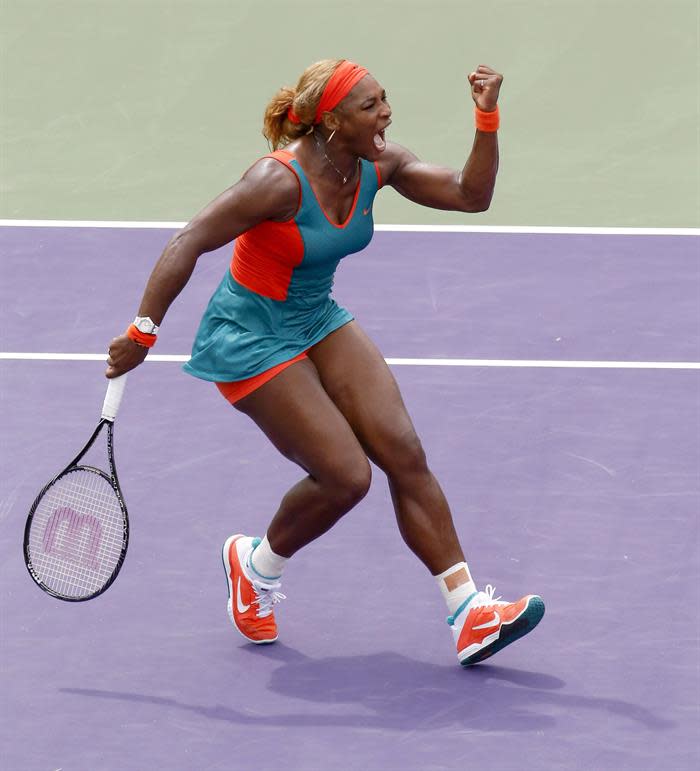 ELX01. Key Biscayne (United States), 29/03/2014.- Serena Williams of the US celebrates winning the first set from Li Na of China during the women&#39;s final match at the Sony Open tennis tournament on Key Biscayne in Miami, Florida, USA, 29 March 2014. EFE/EPA/ERIK S. LESSER