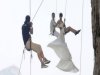 Άφραγκοι και ... αστεφάνωτοι οι Έλληνες – Η κρίση τρώει το γάμο