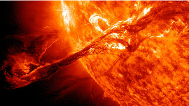 صور أكبرانفجار شمسي في شهر مايو 2013 التقطتها وكالة ناسا 130517080133-sun-radiation-flare-activity-976x549-nasasdo-nocredit-jpg_163929