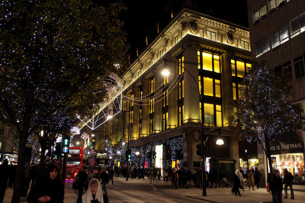 London&#39;s Christmas Retail Rush Begins