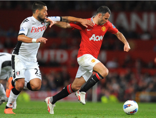 Fulham&#39;s American Player Clint Dempsey (L) Vies AFP/Getty Images
