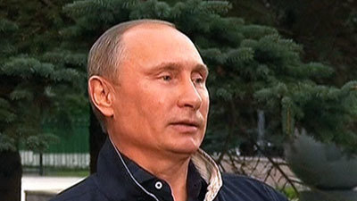 Putin Urges US to Hold Off on Striking Syria