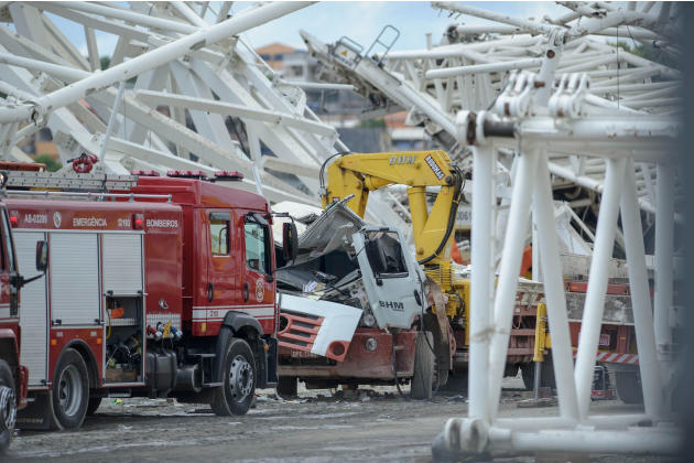 Kran zerstört WM Stadion in Brasilien