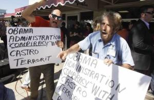Anti-Castro activists Osvaldo Hernandez and Miguel &hellip;
