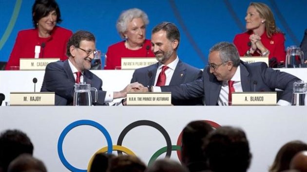 Mariano Rajoy, Alejandro Blanco y el Príncipe Felipe durante la presentación de Madrid 2020