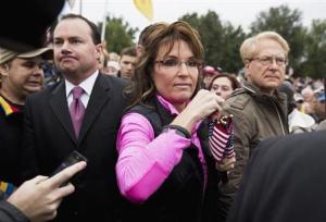 Senator Lee watches as Former Alaska Governor Palin …