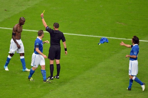 صور من مباراة الدور قبل النهائي ليورو 2012 بين إيطاليا وألمانيا 000-Par7199844-jpg_201448