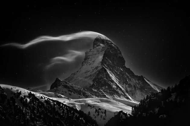 الصور الفائزة بمسابقة ناشونال جيوغرافيك 14 The-Matterhorn-jpg_175247
