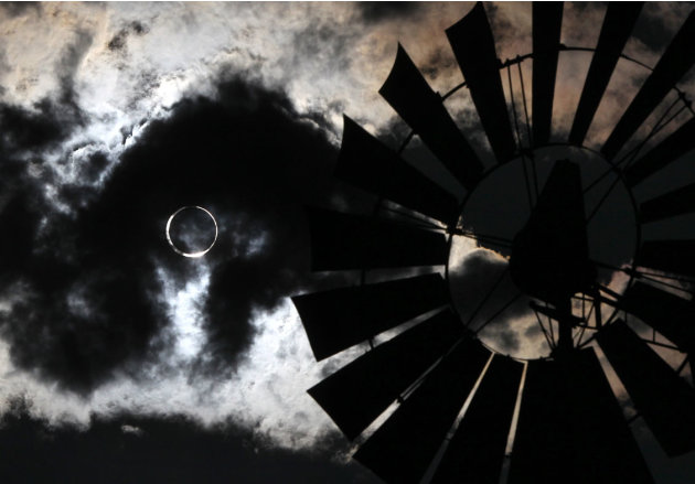 Último eclipse anular, mayo 2012 AP120520065232-jpg_152118