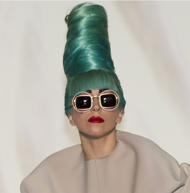Seribu Gaya Kacamata Lady Gaga