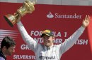 El alemán Nico Rosberg (Mercedes) logró la victoria en el Gran Premio de Gran Bretaña, octava prueba del Mundial de Fórmula Uno, en el que el español Fernando Alonso (Ferrari) finalizó tercero. EFEEl alemán Nico Rosberg (Mercedes) logró la victoria en el Gran Premio de Gran Bretaña, octava prueba del Mundial de Fórmula Uno, en el que el español Fernando Alonso (Ferrari) finalizó tercero. EFEEl alemán Nico Rosberg (Mercedes) logró la victoria en el Gran Premio de Gran Bretaña, octava prueba del Mundial de Fórmula Uno, en el que el español Fernando Alonso (Ferrari) finalizó tercero. EFE