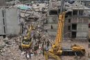 Bangladesh, sale a 430 bilancio dei morti nel crollo edificio